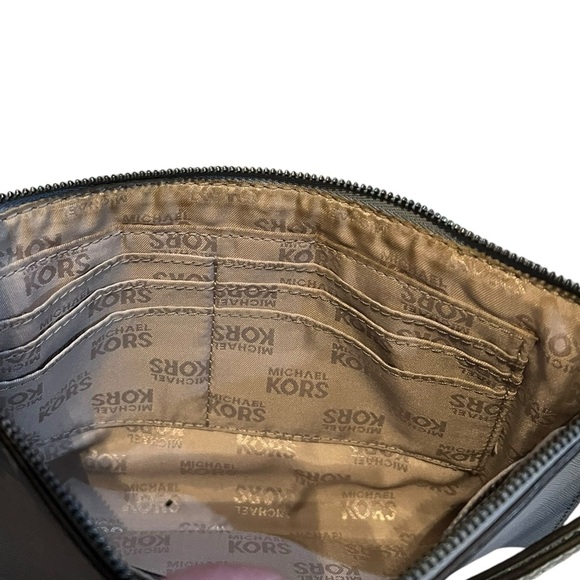 Michael Kors Women's Gray Studded Leather Wallet Wristlet Clutch NWOT!!​ - Picture 12 of 15